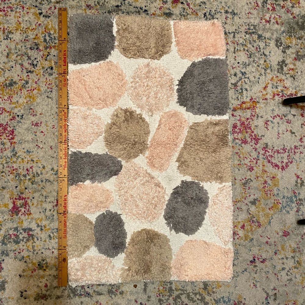 2 Pebble Rock Rugs - Picture 2 of 4